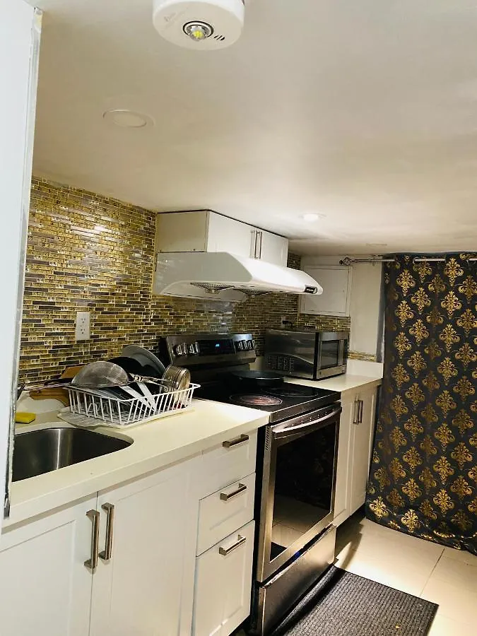 Lovely III 3 Bedrooms Apartment Space Share East York A Room Toronto 0*,  Canada