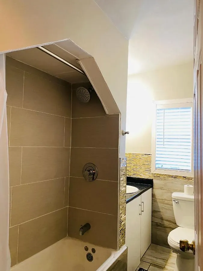Lovely III 3 Bedrooms Apartment Space Share East York A Room Toronto