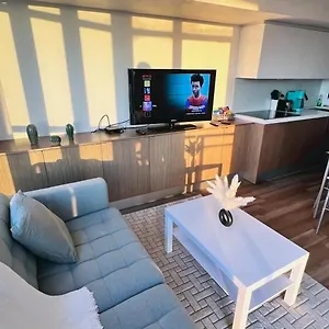  Apartment Cozy In Downtown + Free Parking