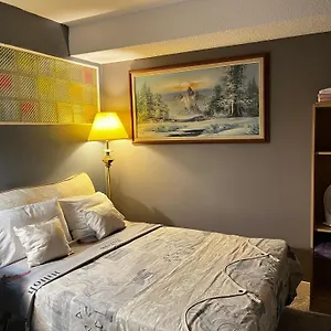 Grie Hunting Quite Room! Homestay Calgary